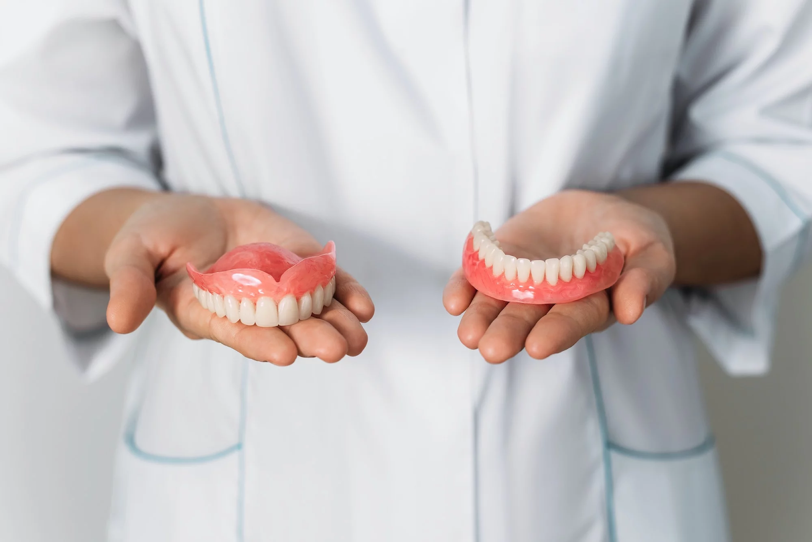 How To Access Free Dentures If You're Low-Income_1