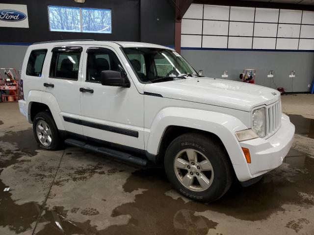 39149144-2012-jeep-liberty_4