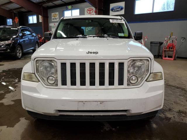 39149144-2012-jeep-liberty_5