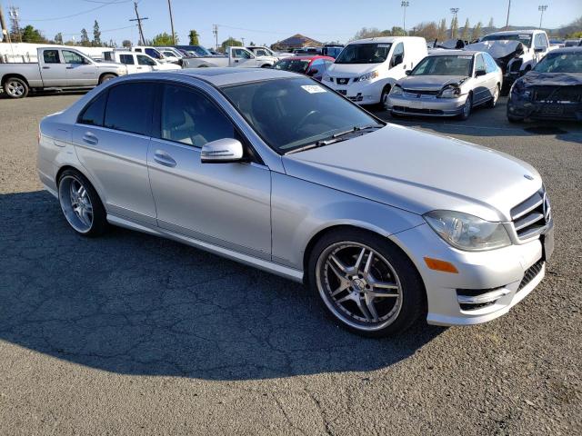 47158983-2014-mercedes-benz-c-class_4