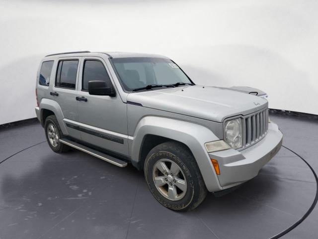 57680073-2012-jeep-liberty_4