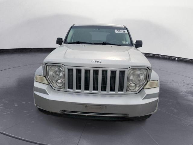 57680073-2012-jeep-liberty_5