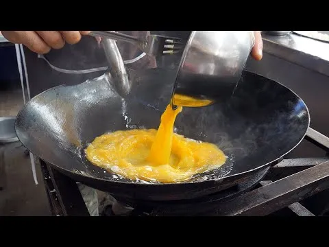 amazing-skills-egg-fried-rice-cooking-thai-street-food-16954