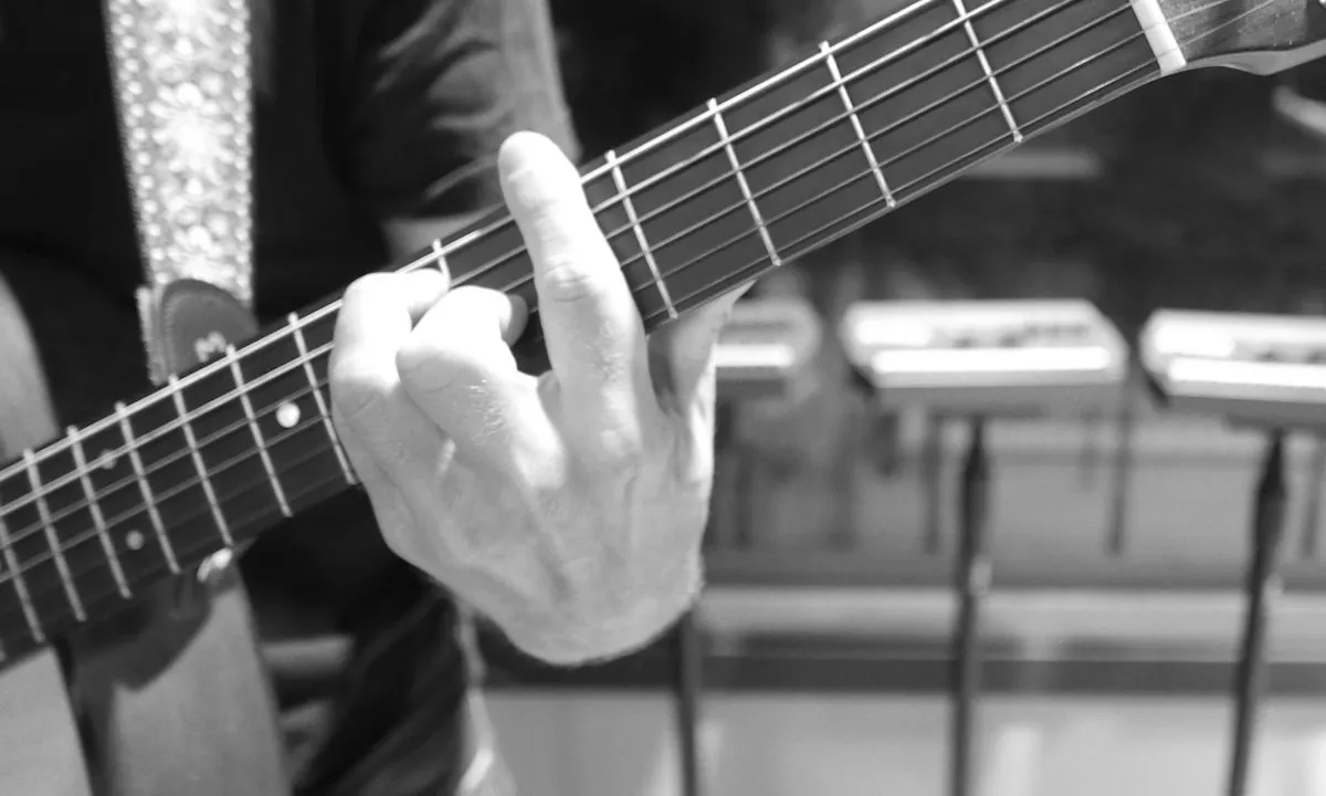 Guitar Chord Voicings: Playing Up The Neck