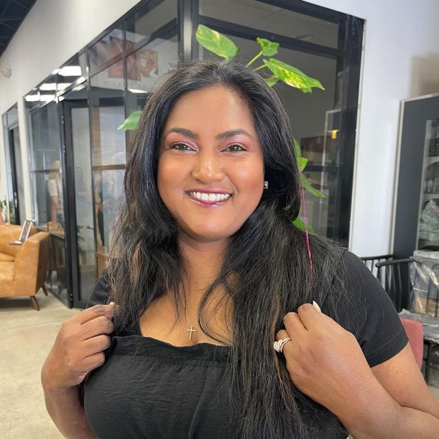 Andrea Reyes Salon