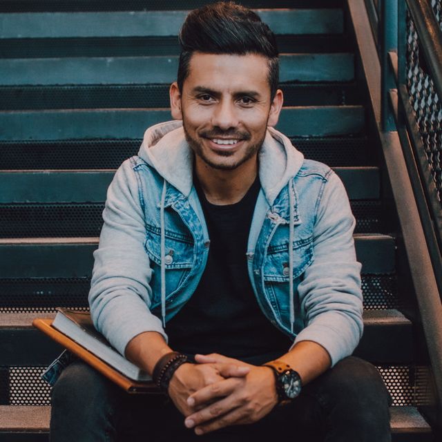 Carlos Josue Guevara | Bilingual Officiant
