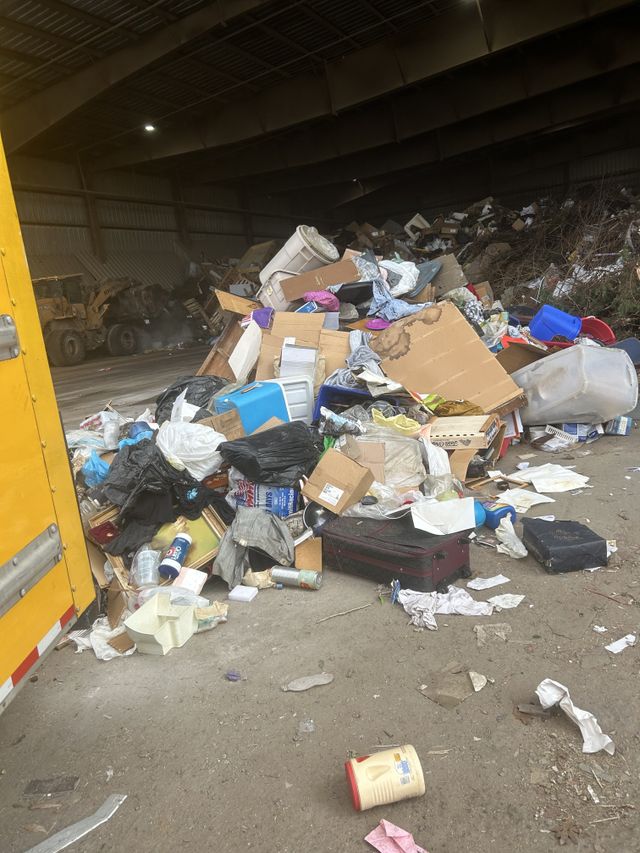 Dessy Junk Removal• 6786900799 • cal for bst p