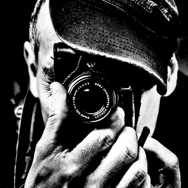 Doug Sanford photographs
