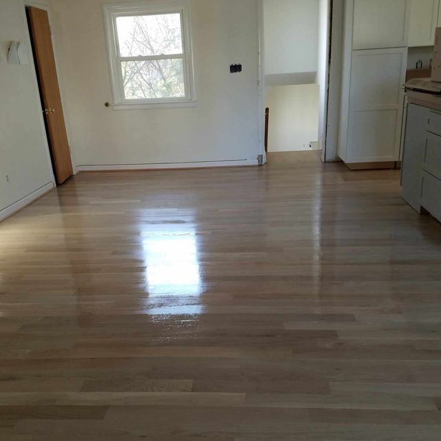 Excellent Hardwood Floor