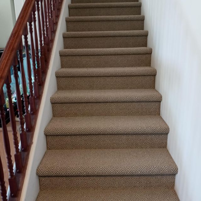 Farinas Carpet Repair & Installation