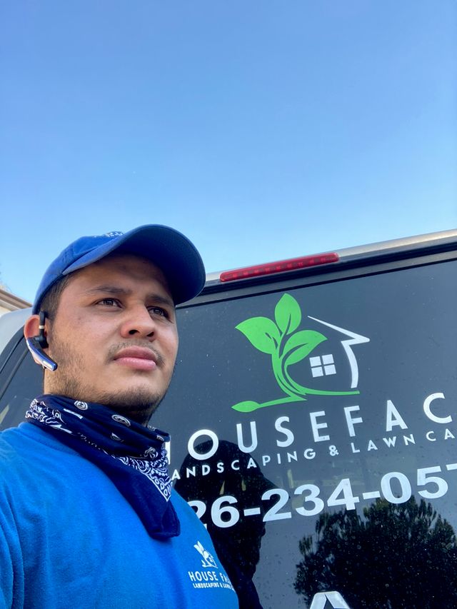 HouseFace Landscaping