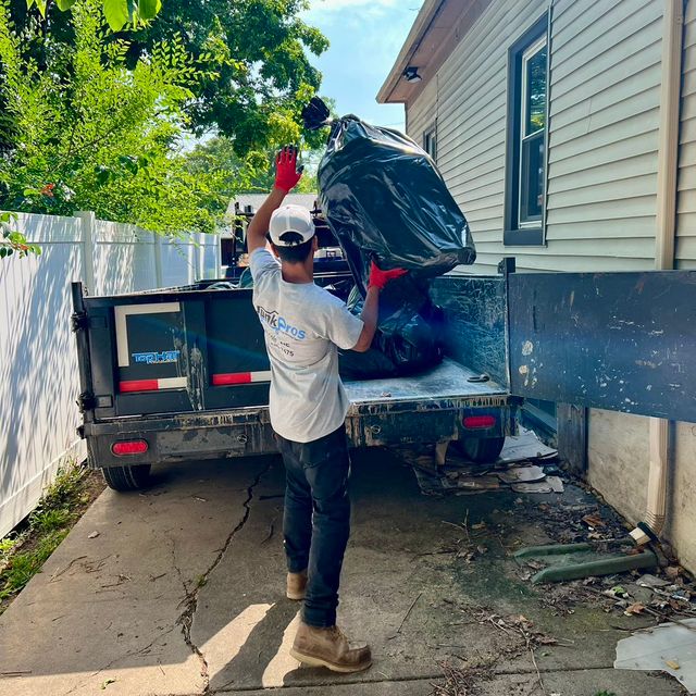 Junk Pros LLC