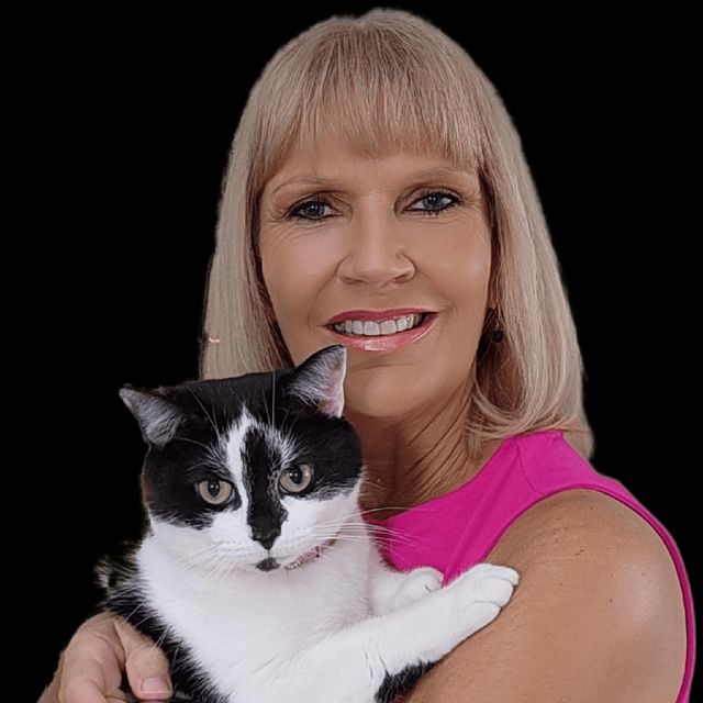 Linda the Happy Pet Sitter