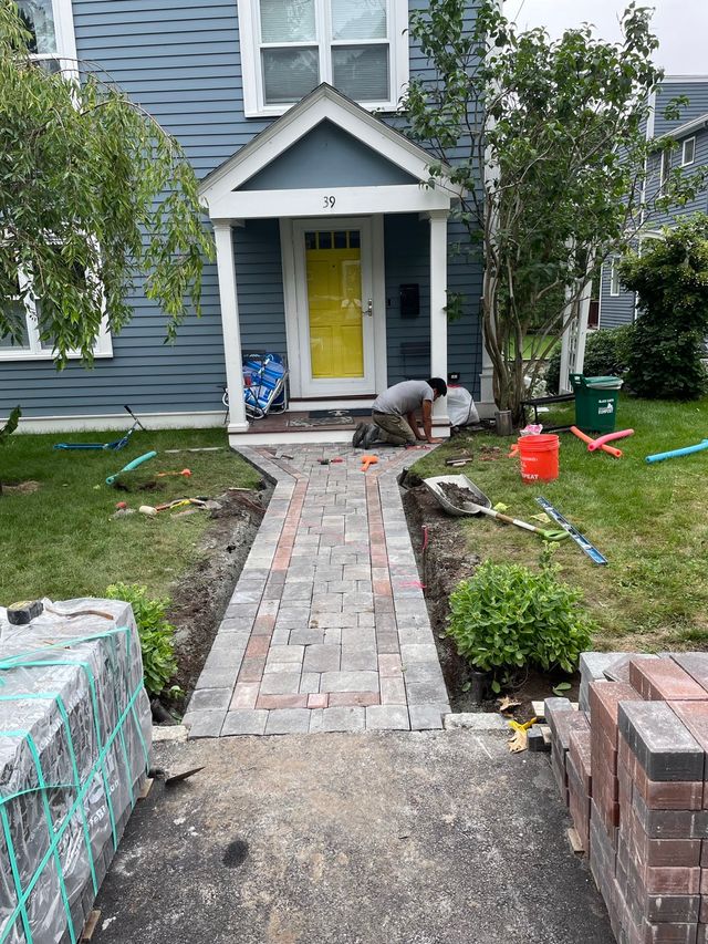 R E LANDSCAPING LLC