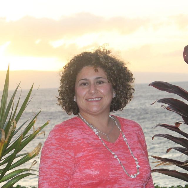 Realtor Ricki Anaya, Kelly Right Real Estate