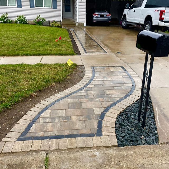 Royals Design & Landscaping LLC