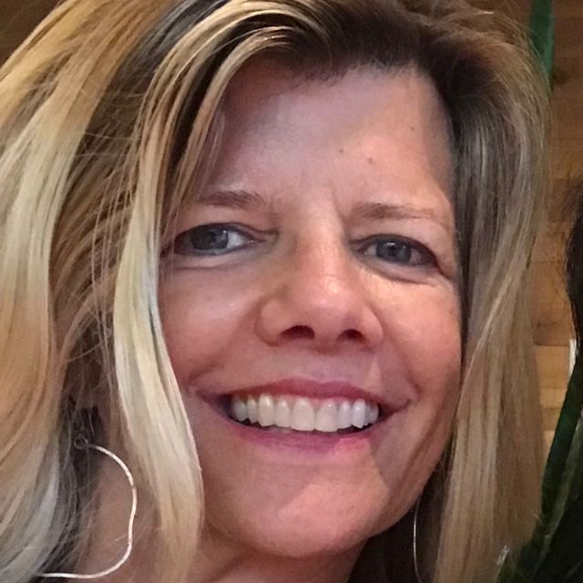 Wedding Officiant Eileen